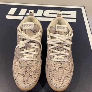 Devin booker basketball shoes